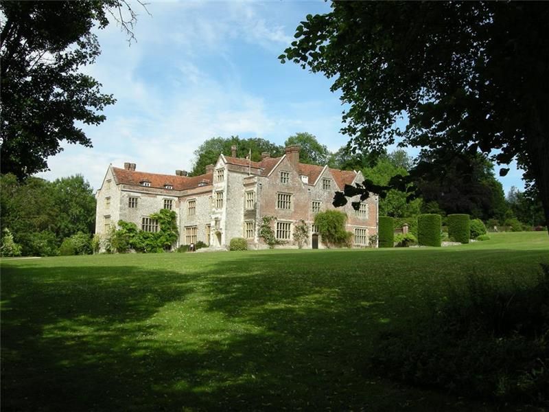 GARDEN TOUR AND CREAM TEA at <a href="/ChawtonHouse/">ChawtonHouse</a>, 17 June, 1.30pm. Tour the grounds with Garden Manager Andrew Bentley, and when you have finished, retreat to the kitchen for a delicious cream tea (included in the ticket price). Pre-booking required. buff.ly/2BTV6iK