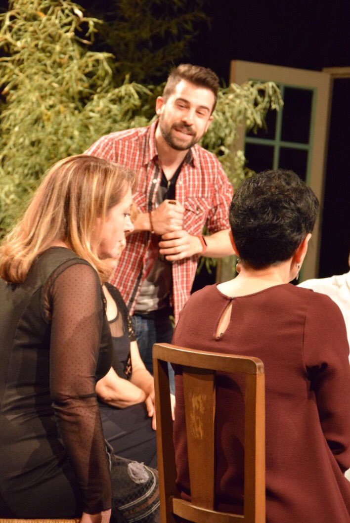 MarioFuenteG's tweet photo. Samedi 14 avril 2018- Petit théâtre de Coluche- Marmande. Guichet fermé, rires, larmes et "standing ovation" pour la fin. GROS SUCCÈS. Il me tarde déjà de la rejouer. #LeJardinDAlphonse #DidierCaron #Marmande #Acteur #Comedien #MarioLaFont #CaiusGrocus https://t.co/bFf867ypTb