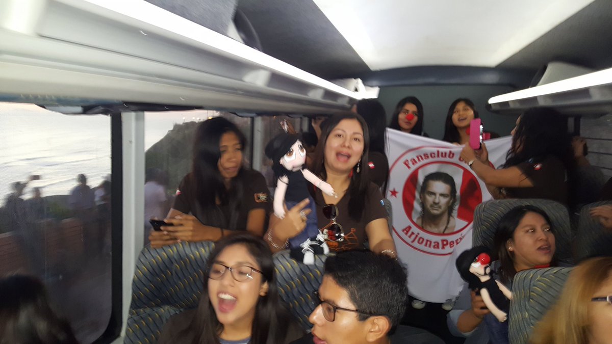 ArjonaperuFans's tweet photo. Asi Vivimos el #BusArjonero en #Perú esperando la llegada de @Ricardo_Arjona @INFOMUNDOARJONA este #21DeAbril en el #JockeyClub #CircoSoledadLaGira https://t.co/c029Tq3hPn