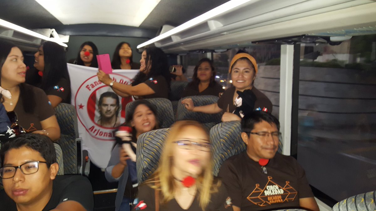 ArjonaperuFans's tweet photo. Asi Vivimos el #BusArjonero en #Perú esperando la llegada de @Ricardo_Arjona @INFOMUNDOARJONA este #21DeAbril en el #JockeyClub #CircoSoledadLaGira https://t.co/c029Tq3hPn