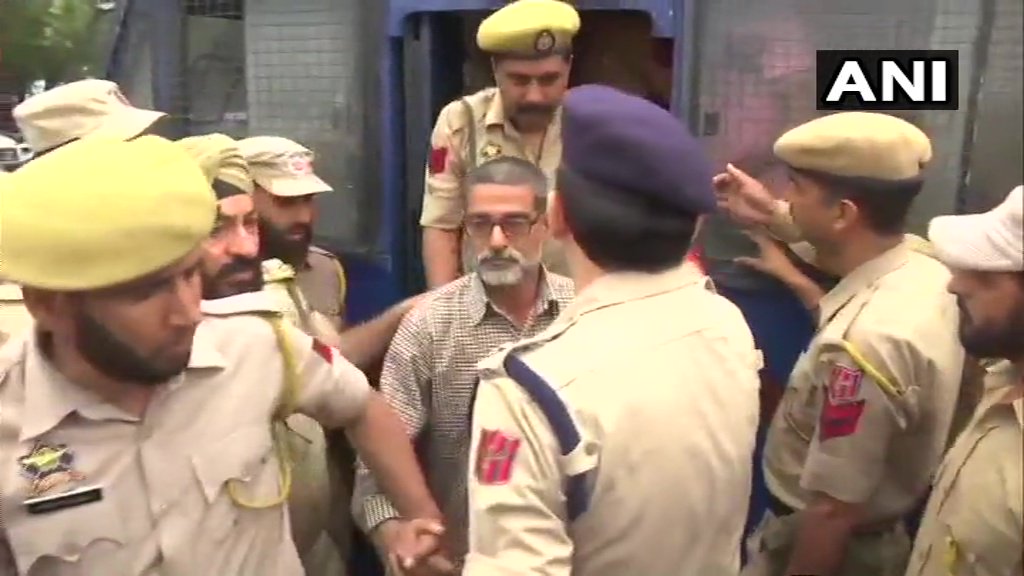 ndtv's tweet photo. Kathua rape and murder case: Visuals of the accused being brought to District Court (ANI)

Track LIVE updates: https://t.co/f6genbEtlX https://t.co/4lnM4y9Atr