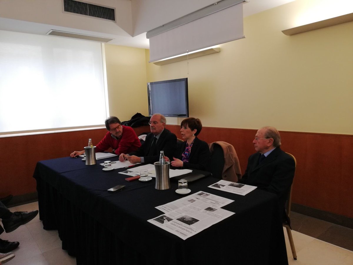 MariaAntezza's tweet photo. Ieri con @VicoLudovico abbiamo voluto aggiornare stampa e cittadini sullo stato avanzamento dei lavori relativi alla realizzazione della rete ferroviaria ferrandina_matera_ la martella, insieme all’associazione Matera Ferrovia Nazionale. https://t.co/z3neZYNY6i