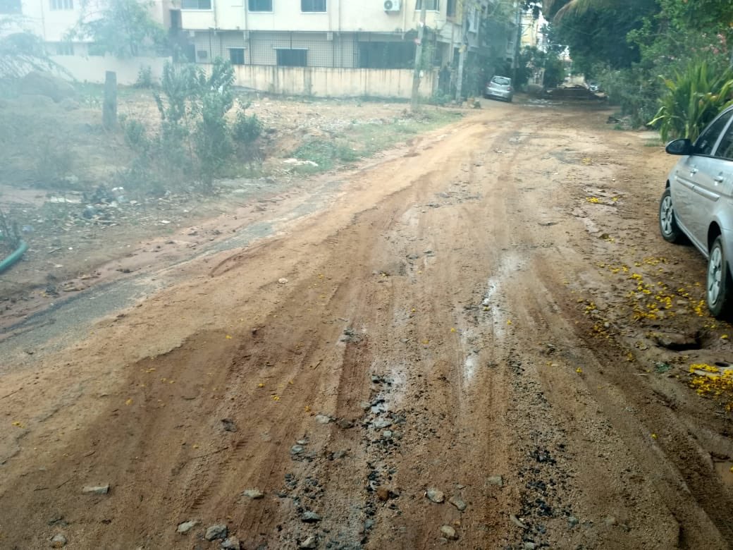 ravitej123's tweet photo. @KTRTRS Sad state of roads in yadamma nagar- Hyd since 1.5 years. Yest night my dads car got stuck into a pot hole. My old parents were stuck on the road through out the night https://t.co/qlpqtdbapl