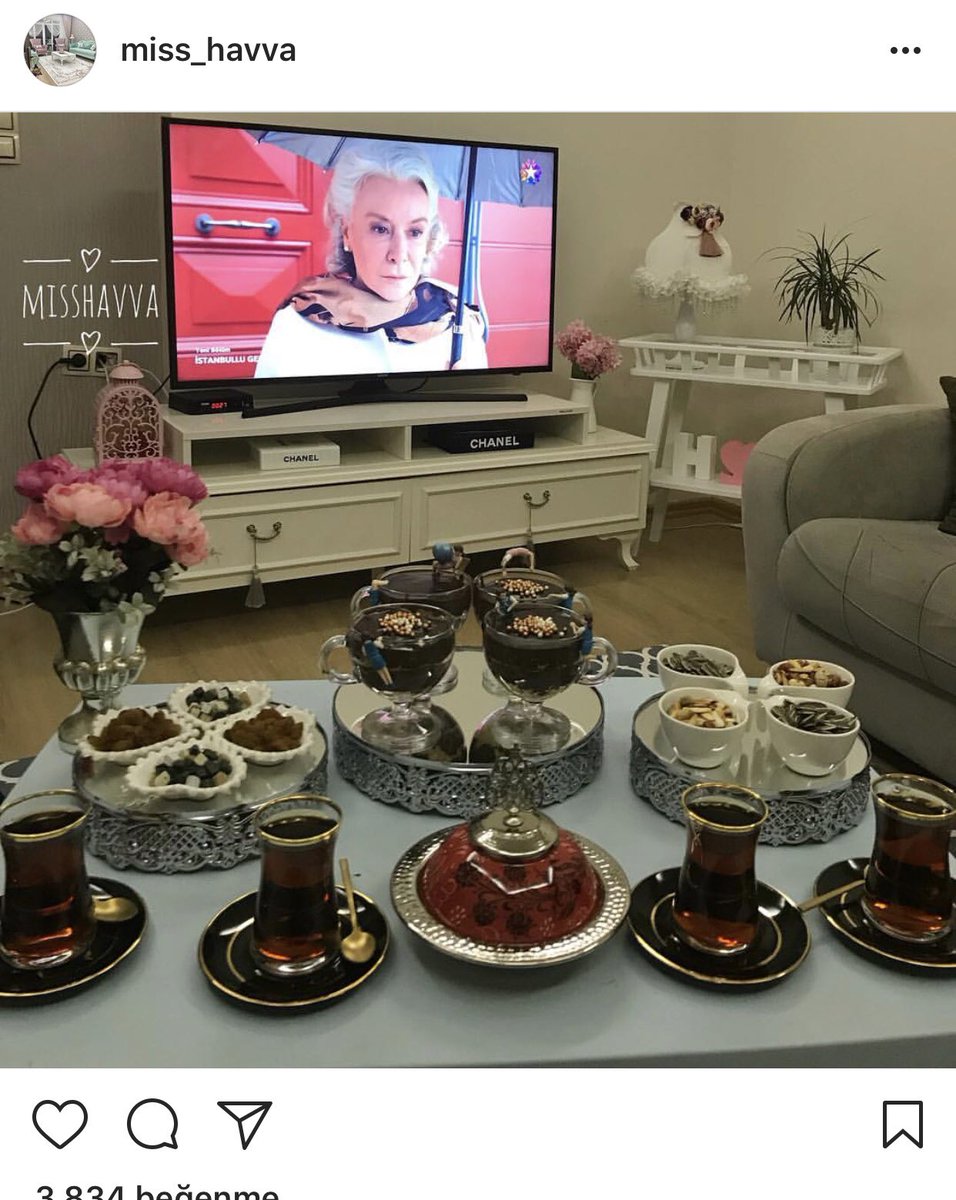 gamzemamze's tweet photo. Havva hayatına bayıldım ye iç yat keşke şu an sen olsam https://t.co/RV85GyR9Ej