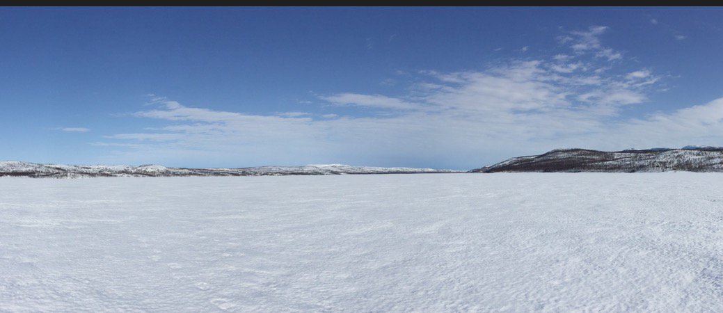 SaijaSaarni's tweet photo. Talvinen #Pulmankijärvi Suomen ja Norjan rajalla Utsjoella. Järvi oli muinoin #vuono, kunnes kuroutui omaksi altaakseen noin 5000 vuotta sitten. Nalkkiin jäi mm. #kampela, mutta me olemme kalastamassa sedimentti näytteitä @UniTurku #geologia https://t.co/MYoHLQiMnj