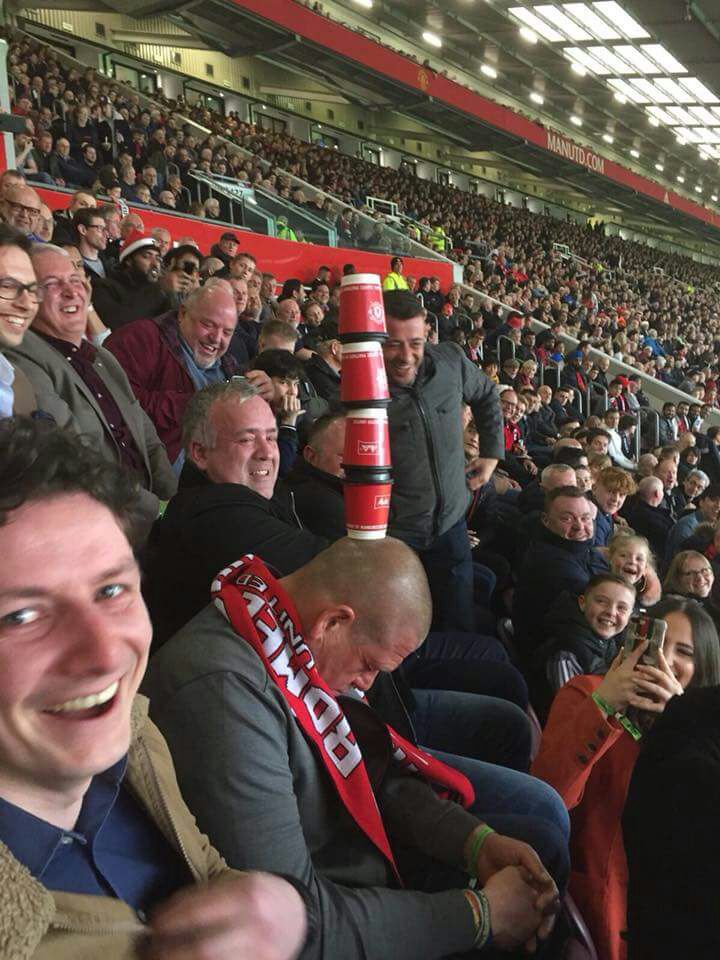 DarraghFaherty's tweet photo. He took the theatre of dreams literally 🎭 😴😂😂👍🏼#MNUWBA https://t.co/jALwmZ5sL8