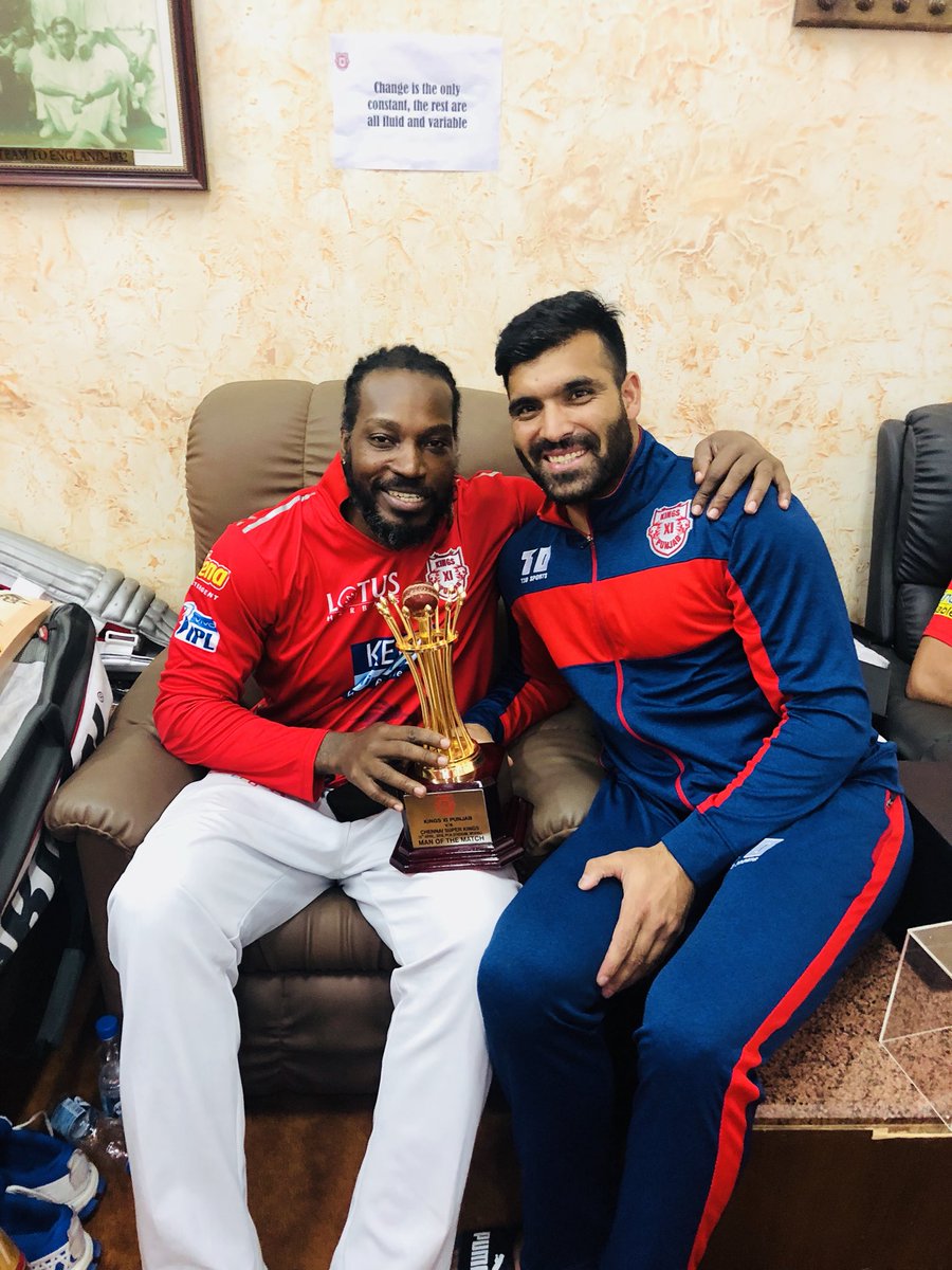 ManzoorPandav72's tweet photo. What an inning by universal Boss                
@henrygayle 👍❤️ Many more to come from dis man . Outstanding win 4 us and an important one at this stage of a tournament. Well done @lionsdenkxip boys #RedForever .///// 💪 https://t.co/vL1MmhNtFO
