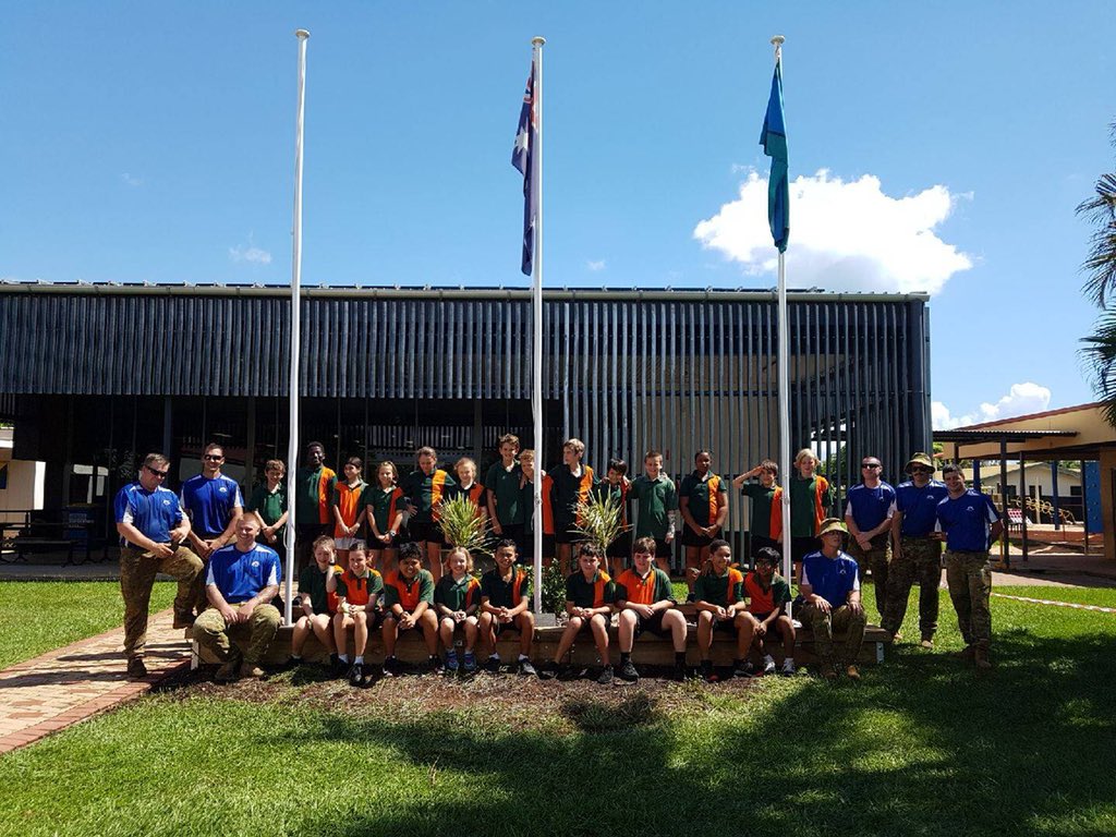 1CSSBAusArmy's tweet photo. #101WKSP took some time out last week with students from St Pauls Catholic College #DarwinNT to rebuild the schools flag station. A great job done by these #1CSSB members and the area is now ready for a great #ANZACDay service! #youradf #goodsoldiering @Comd_1st_Bde @comdforcomd https://t.co/AKX0xgym3q