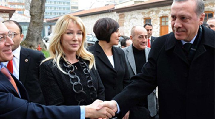 BirGun_Gazetesi's tweet photo. Seda Sayan: Kılıçdaroğlu sanat düşmanı, Erdoğan'ı çok seviyorum
https://t.co/fJbZr4gFkt https://t.co/cYs6XlpaDG