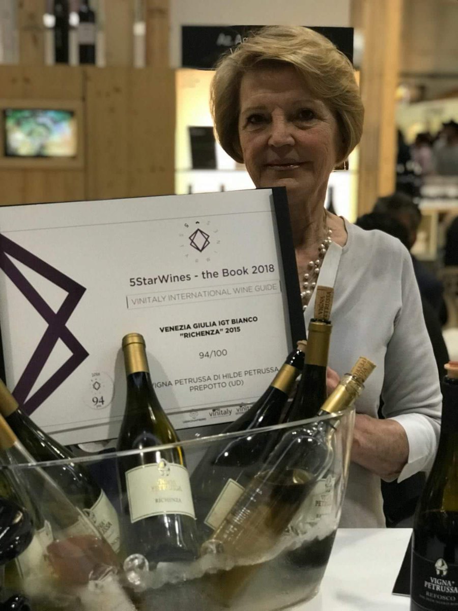 vignapetrussa's tweet photo. With #5starwines award in our hands! #Richenza: 94/100 pts. #Vinitaly2018 #VignaPetrussa #italianwine #whitewine #vinitaly #vinitalyacademy https://t.co/EapsonJCHX