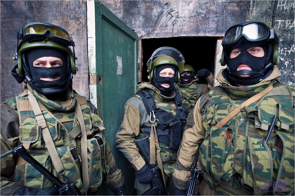 apricot19911 左上はたしかkurgan州のSOBRです korund-VMアーマーと