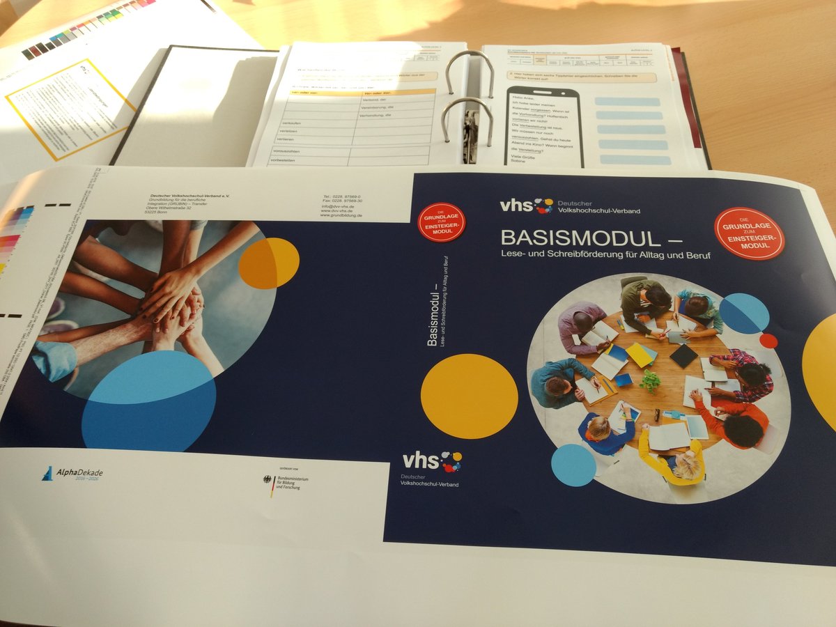 GRUBIN_2018's tweet photo. Unser Lehr- und Lernmaterial "Basismodul - Lese- und Schreibförderung für Alltag und Beruf" liegt uns zur Druckfreigabe vor. In ca. 4-6 Wochen wird das Material auf https://t.co/g3nYY8cMGI verfügbar sein. https://t.co/bx1C0tJo2b
