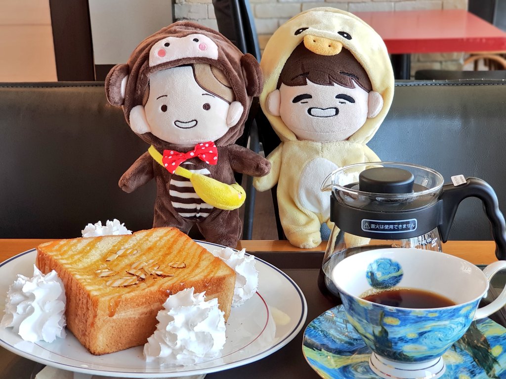 angeltonyan's tweet photo. 원숭이 궁뎅이는 빠알개😁😁😁
토몽이랑 오리더기랑
강릉의 어느 바닷가 카페에서🤣 https://t.co/7dQsXyAByT