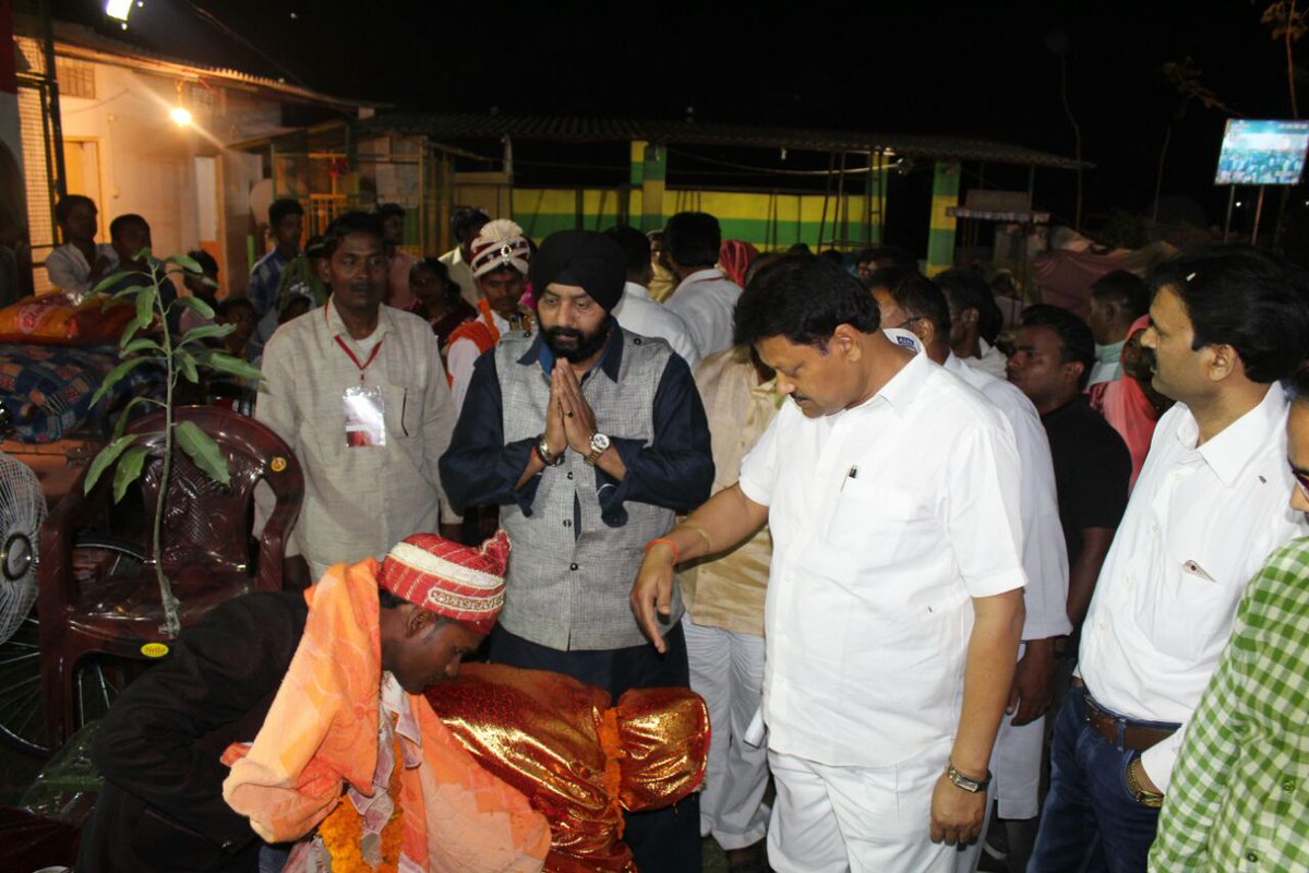 Arjit0808's tweet photo. सेवाहि धर्म: https://t.co/jwPKG9t0Ap