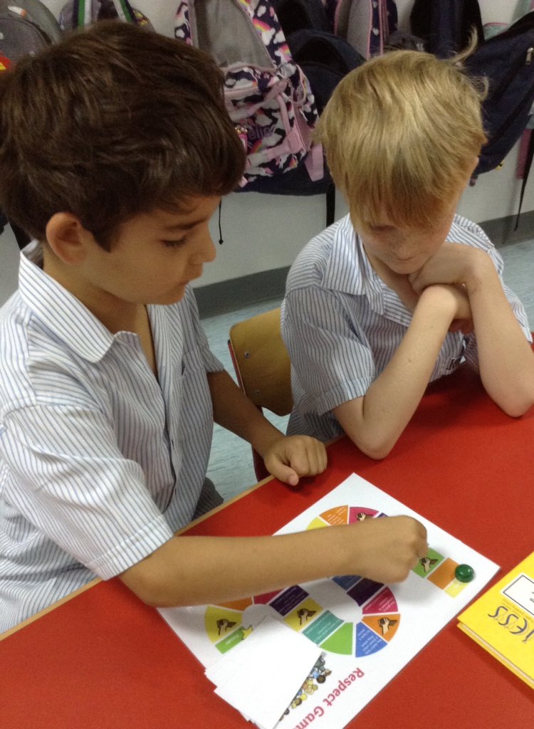 JESSPrimaryYR2's tweet photo. Year 2's Moral Education theme this half term is 'friendship'. We are carrying out acts of friendship across the school and are enjoying playing games and activities with new friends! #JESSMoralEd https://t.co/973IRgWPy3
