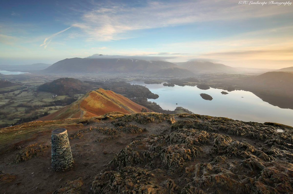 golakes's tweet photo. A Lake District sunrise for your #mondaymotivation...#theplacetobe

📸 Gav Crozier
🌎 Catbells https://t.co/6MhW5mEpcb