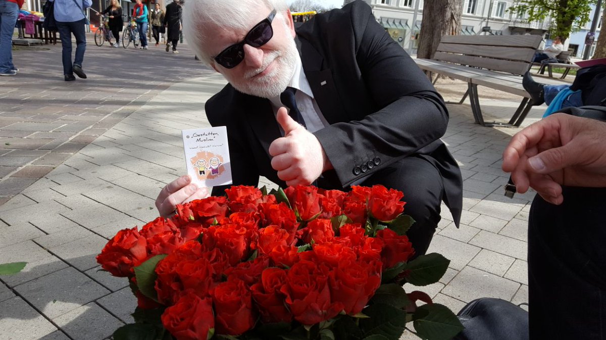 igmggenclik's tweet photo. Freiburg Donau bölgesi Lörrach şubesi Buyrun ben Müslümanım aksiyonunu gerçekleştirdi
#BuyrunBenMüslümanım
#GestattenMuslim #HelloIamMuslim
#Hallowijzijnmoslims
#BonjourJesuisMusulman #HeiJegErMuslim
#igmggenclik https://t.co/rxtiT33Jgs
