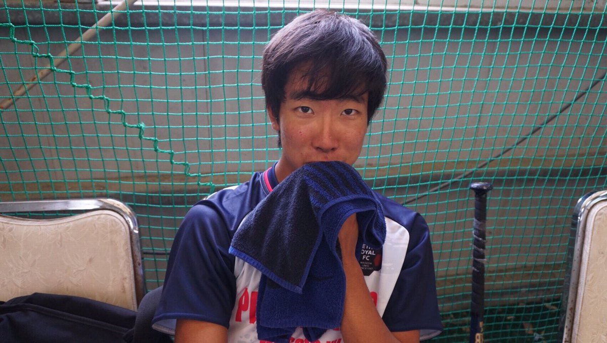 Petit Royal Fc 公式 幹部紹介 水谷隼 みずたにしゅん 副幹事長 副幹は色黒少年のしゅん 悪いところはあまり聞かず 常に良い評価を得てしまうなかなかずるいやつ 運動神経がよい 無害そうに見えて実はやり手という噂も 中性的で親しみ