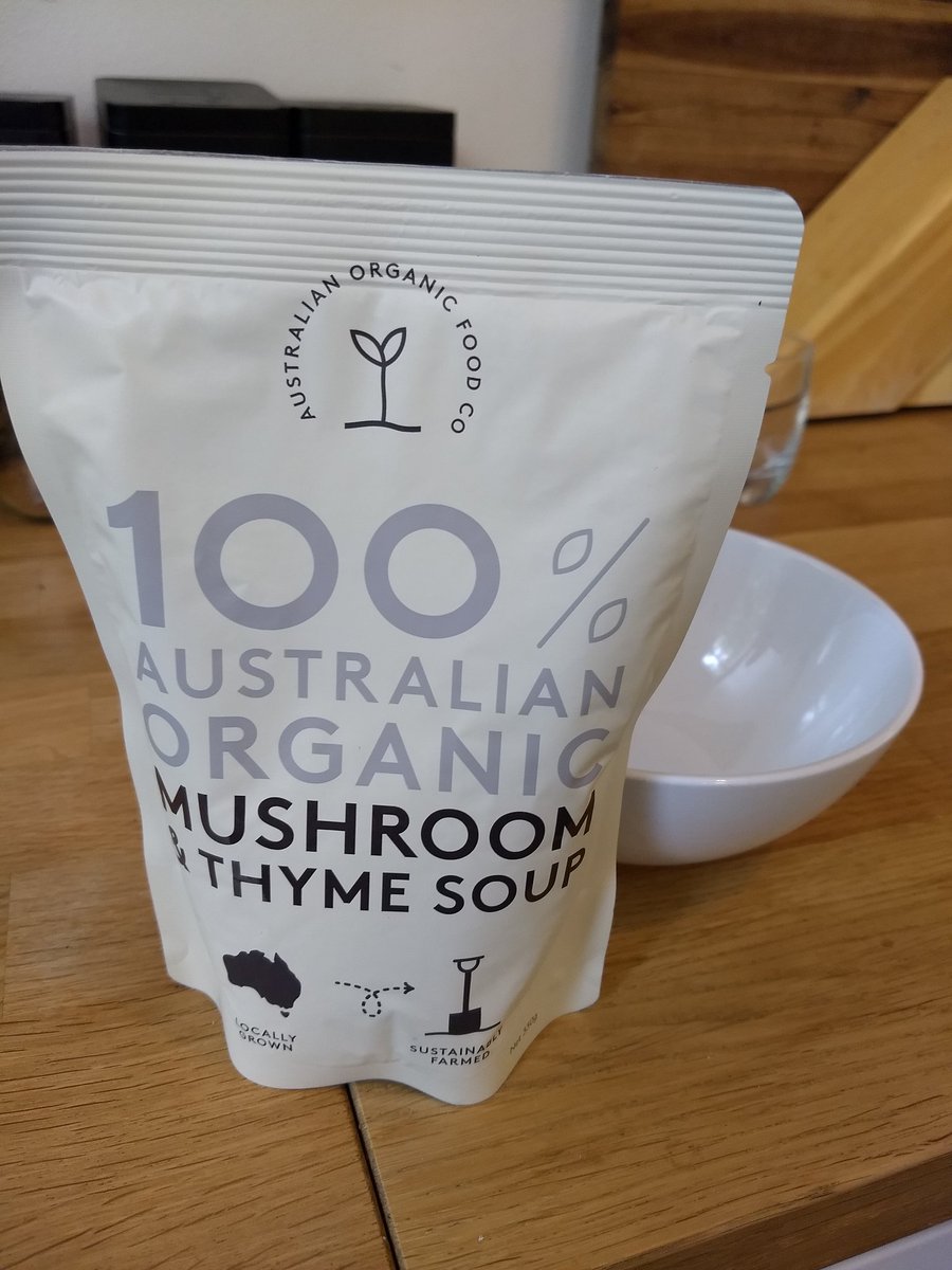 simond4vies's tweet photo. Rushing around today, skipped lunch, hunger strikes before home time... then I remembered about an @ausorganicfood soup in my desk draw! Perfect. #australianmade #organic #wholefood #delicious https://t.co/1slVO7wEhz