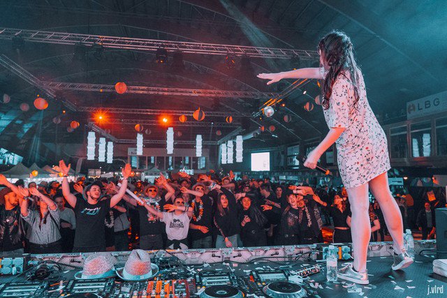 The bigger the dream, the more important the Team •

Thank you for your energy - it was an Electric Night 🌙 
I had so much fun with you ❤️ ! 🔥

Enjoy your day with some music : m.soundcloud.com/weraveyou/e26-… 💫 
©️ j.vlrd