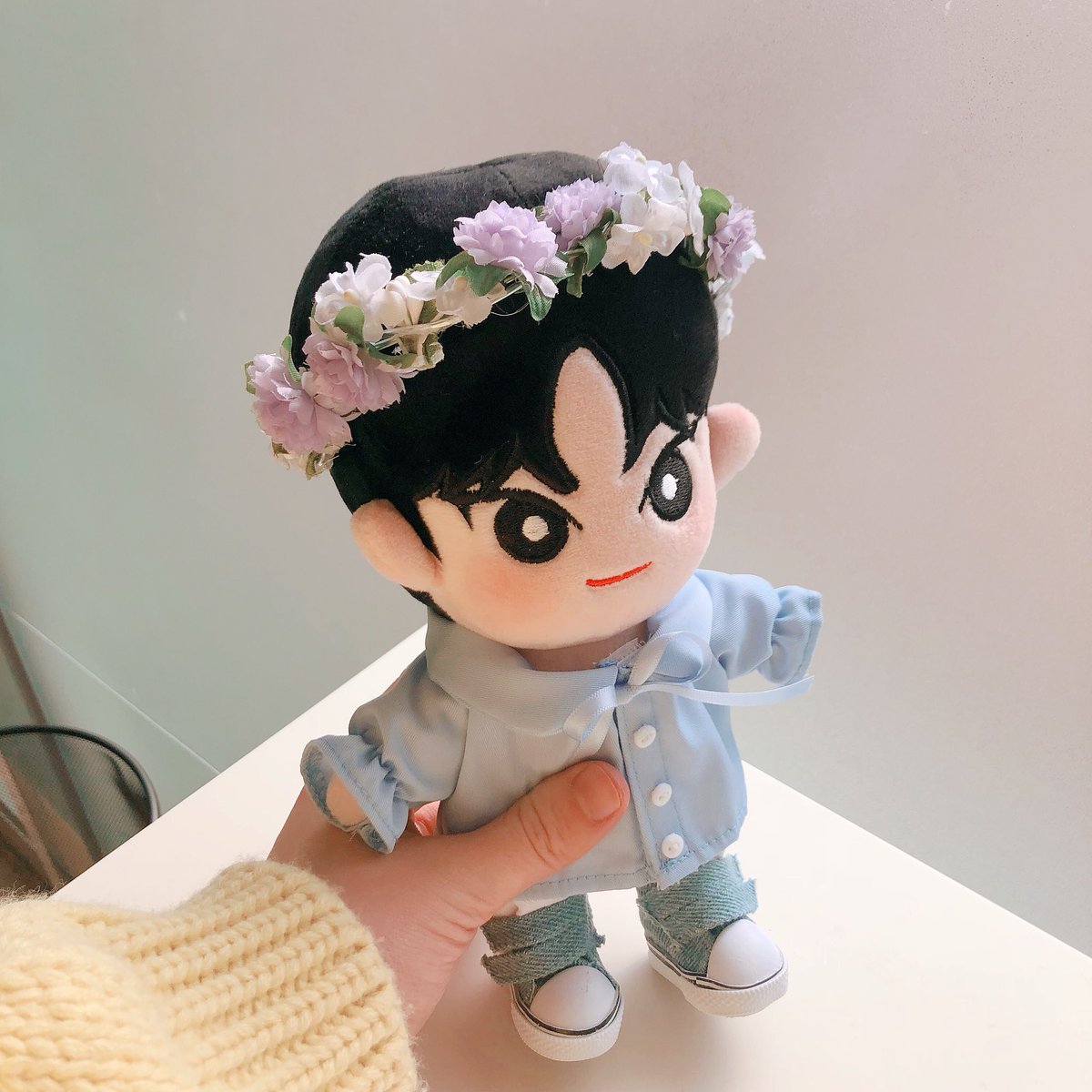 dear_doll_s2's tweet photo. 마망의 곰손끝에서 탄생한 첫 화관(´•̥_•̥`)
부끄러워서 씌우면서도 민망 😭💜
근데 넘 잘어울려주는 미녀니ㅠㅠ 고마워,,!

#20cm인형 #오대오미녀니 #이룸이네_뭉치들
#하나더_만들어봐도_될까_미녀나 #곰손마망 https://t.co/KGXrlDoKNF