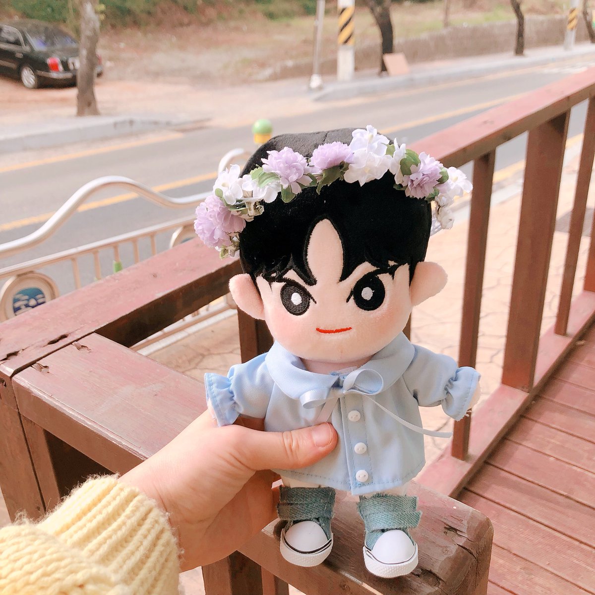dear_doll_s2's tweet photo. 마망의 곰손끝에서 탄생한 첫 화관(´•̥_•̥`)
부끄러워서 씌우면서도 민망 😭💜
근데 넘 잘어울려주는 미녀니ㅠㅠ 고마워,,!

#20cm인형 #오대오미녀니 #이룸이네_뭉치들
#하나더_만들어봐도_될까_미녀나 #곰손마망 https://t.co/KGXrlDoKNF