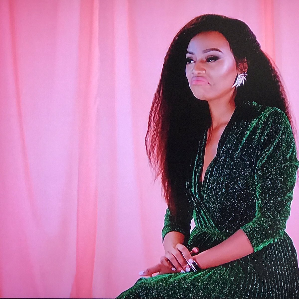 ubusi_siwe's tweet photo. #uSatanIsWhen
When you dressed so beautiful and looking lovely and you don't meet a single person who knows you. But when you decide to go somewhere unga gezanga you meet even your enemies, ๐ https://t.co/osOOzyD6vE
