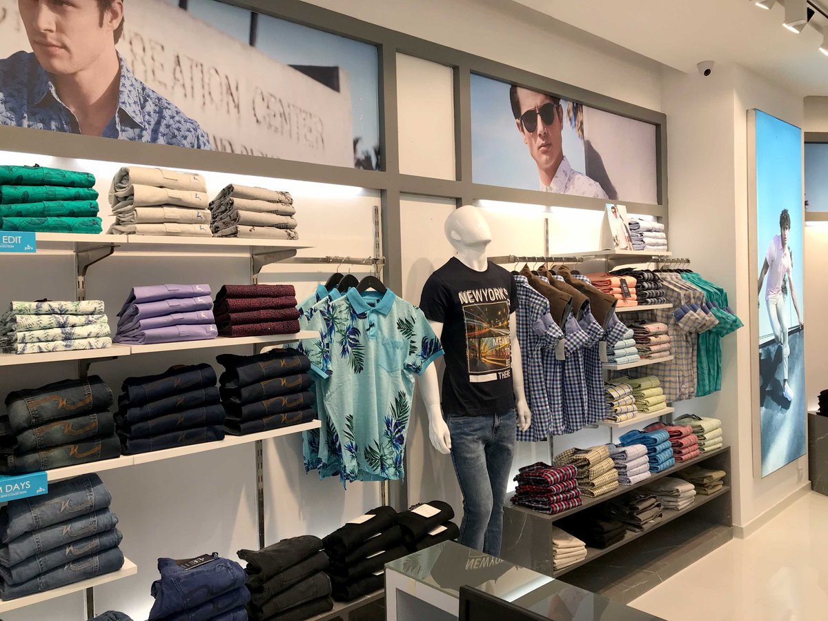 parxindia's tweet photo. Thiruvananthapuram, the wait is finally over! #Parx is now open in Mall of Travancore with their exclusive #ParxSS18 collection that is here to give you the perfect summer wardrobe! https://t.co/KL1scgs7Ba
