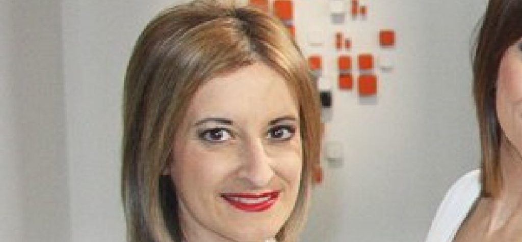 extradigital_es's tweet photo. La #periodista #RaquelFuertes es la nueva directora de #Comunicación del grupo #henneomedia #dircom https://t.co/QEcZkvwVx8 https://t.co/uBczQUqlkR