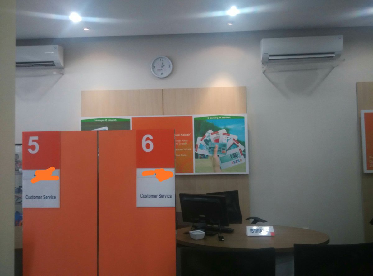 kangsurya46's tweet photo. @BNISyariah 10 Antrian CS dilayani dalam 2.5 - 3 jam. ck ck ck. Ini yang terjadi di BNI Syariah Depok. Setiap kali ke sini, pasti harus nunggu lama ini dilayani https://t.co/RwUl4V8jce