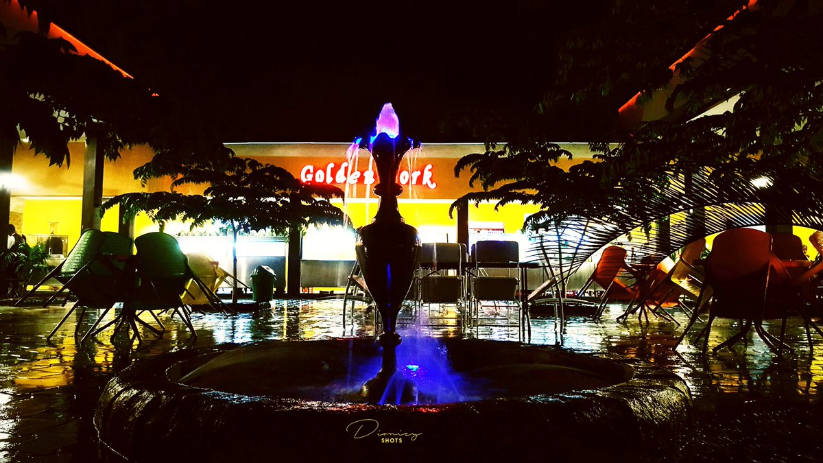 dionizy_shots's tweet image. Mgahawa....
#PichaZaSimu 
#SamsungNote5