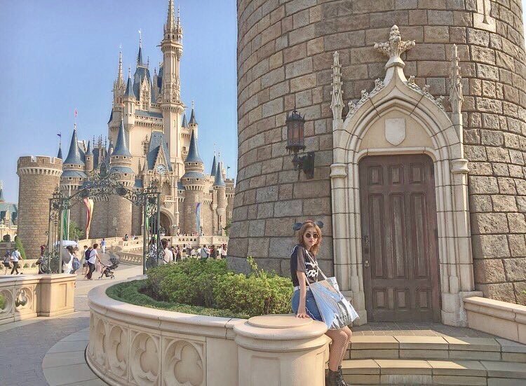 THEPOSTERS15's tweet photo. ポスターズガールのカレンちゃんがブログをアップしています🌟
是非チェックして下さい💗

ディズニー欲爆発しそう
https://t.co/xWQkJ1kcF0

カレンメインページ
https://t.co/5OeryrCFQD https://t.co/Cw94I2V5L9