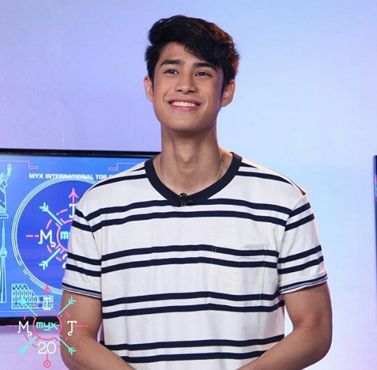 TEAMofDONNY's tweet photo. #MIT20 with VJ @donnypangilinan at 3PM today! 😊😊😊 https://t.co/48Yl8IznBi