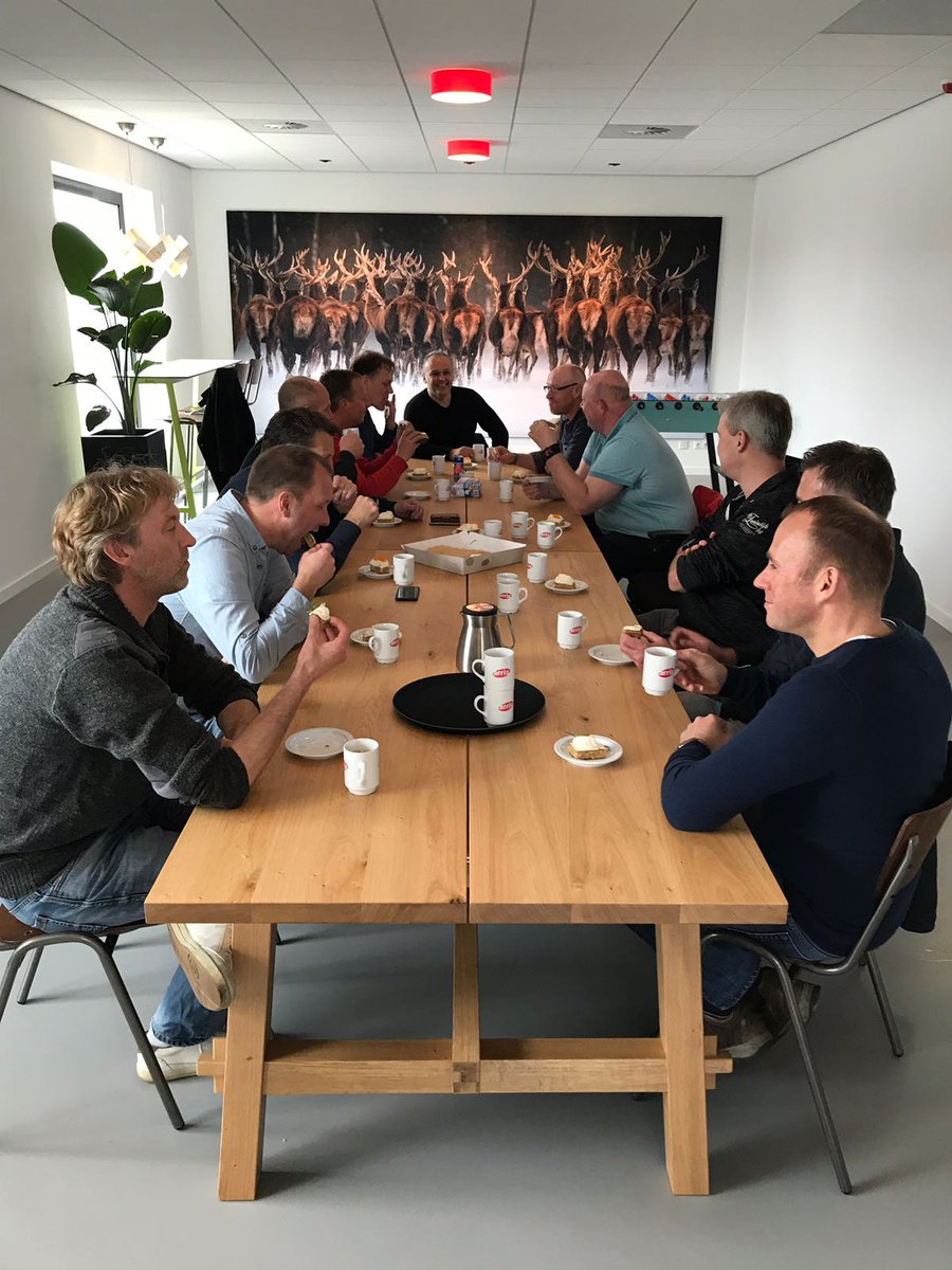 Laat je vrienden zien wat  voor werk je doet! Afgelopen zaterdag lieten Jacco Tromp en <a href="/FimmeJan/">Fimme Jan v.d. Wal</a> aan hun vriendenploeg ons nieuwe pand zien en hebben ze meer verteld over hun werkzaamheden.