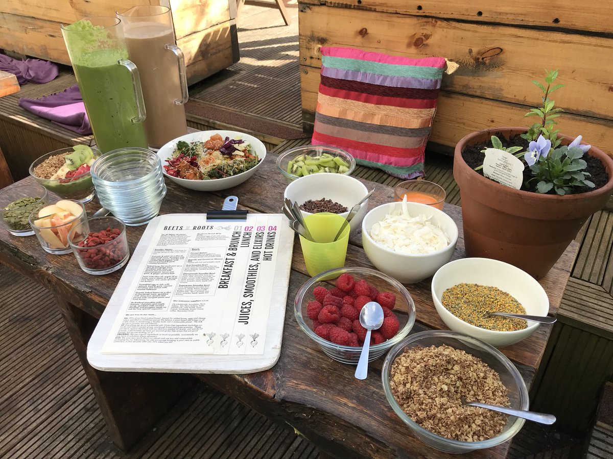BloggersBristol's tweet photo. A rainbow spread of healthy brunch options for our @BloggersBristol event with #Socialight @BeetsNRoots - thanks for our delicious and healthy start to the week! #BBBeetsnroots https://t.co/xp8EIm5oi0