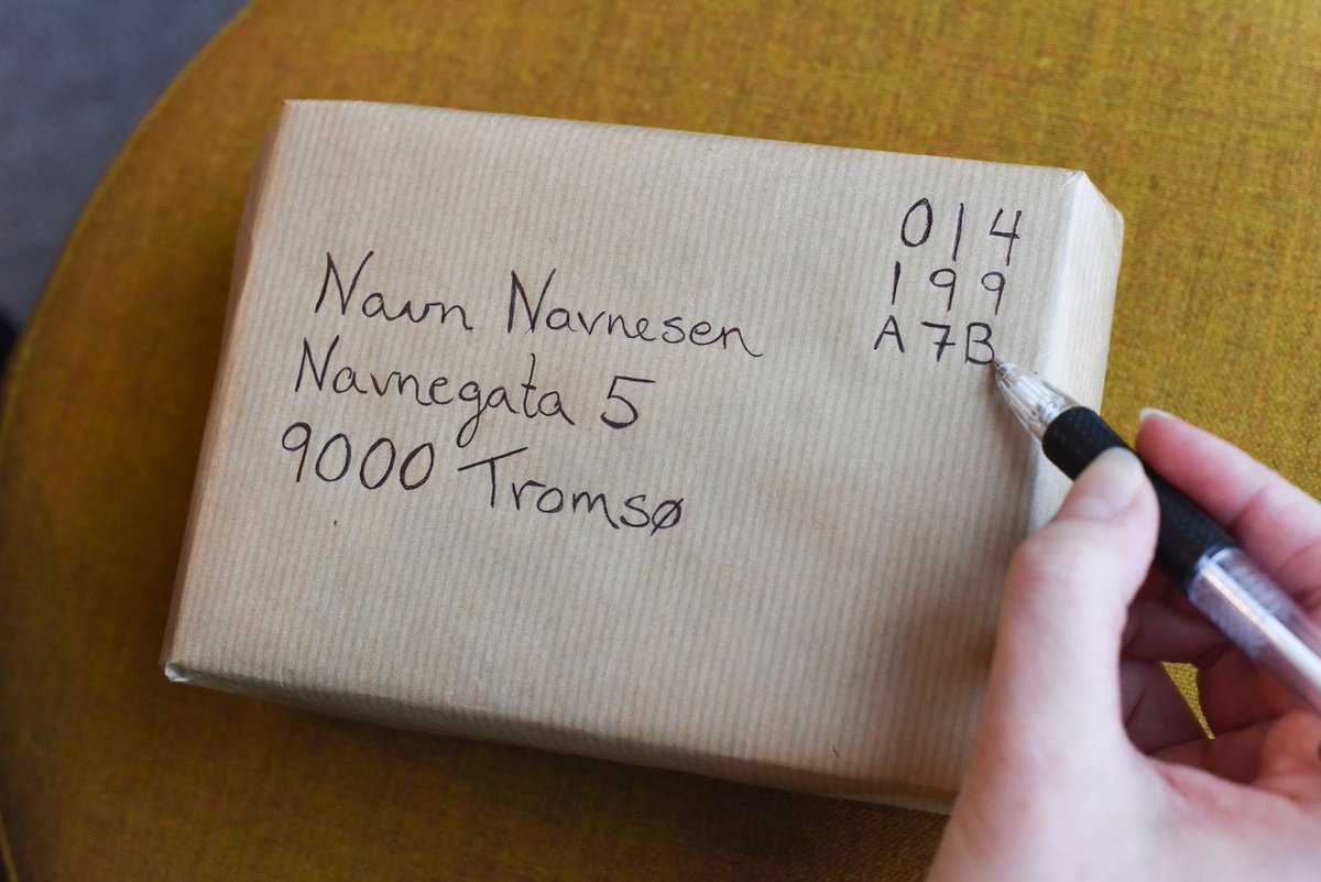 Skulle du ha sendt en liten pakke, men har hverken frimerker eller tid til å stikke innom en postkasse? I dag lanserer vi digitale frimerker og henting fra din egen postkasse i hele landet! Hverdagsinnovasjon fra Posten! 💡📯