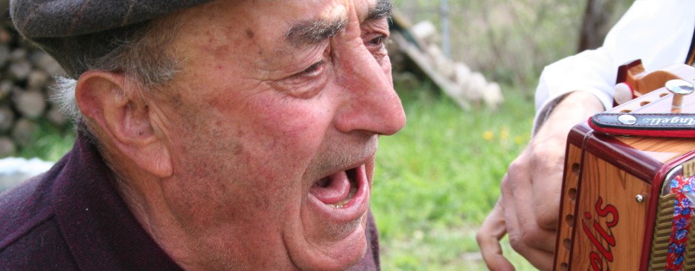 AntonelloLam's tweet photo. #giornatamondialedellavoce #WorldVoiceDay Dall'archivio @voxteca voci dell'#Umbria: "Dall'#ottavarima al rap", i dialetti nei canti popolari, nel teatro, nella poesia... https://t.co/ZpPLsNmuFh  / L'#oralità contemporanea in tutte le lingue @UNISTRAPG https://t.co/gKgfZcRVbE