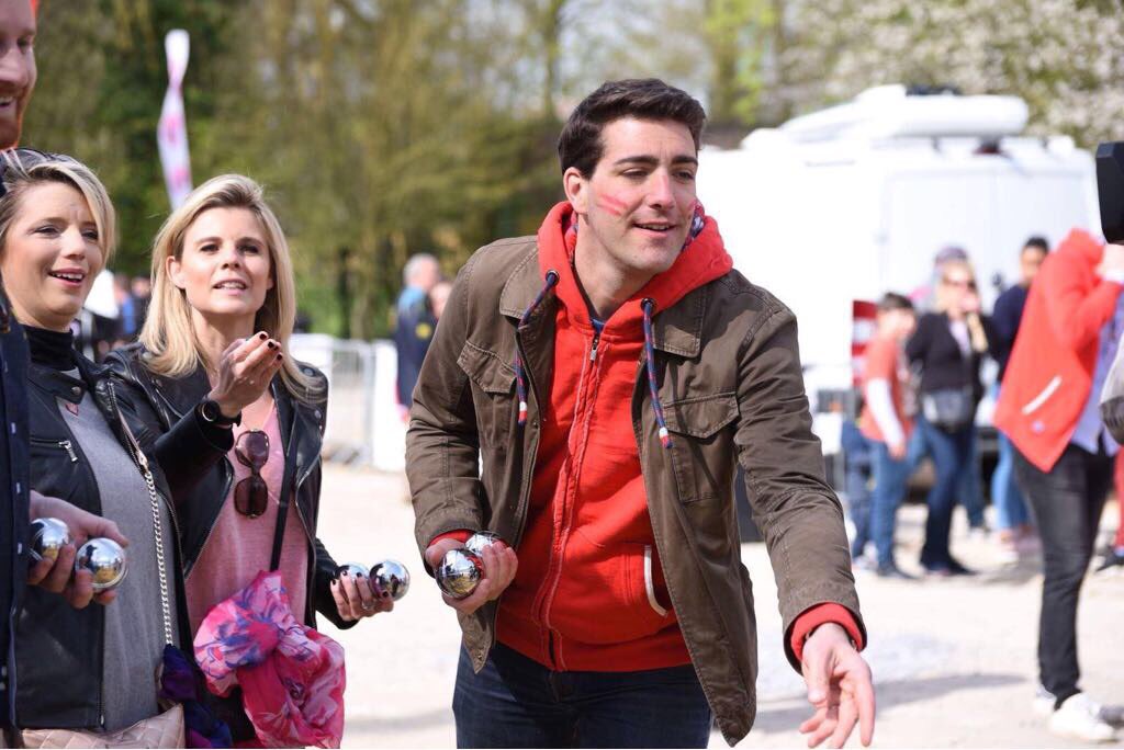 Souvenir d'une partie de pétanque épique face à des adversaires de talent 😜 #DéfiTélévie #Jumet <a href="/OliSchoonejans/">Olivier Schoonejans</a>