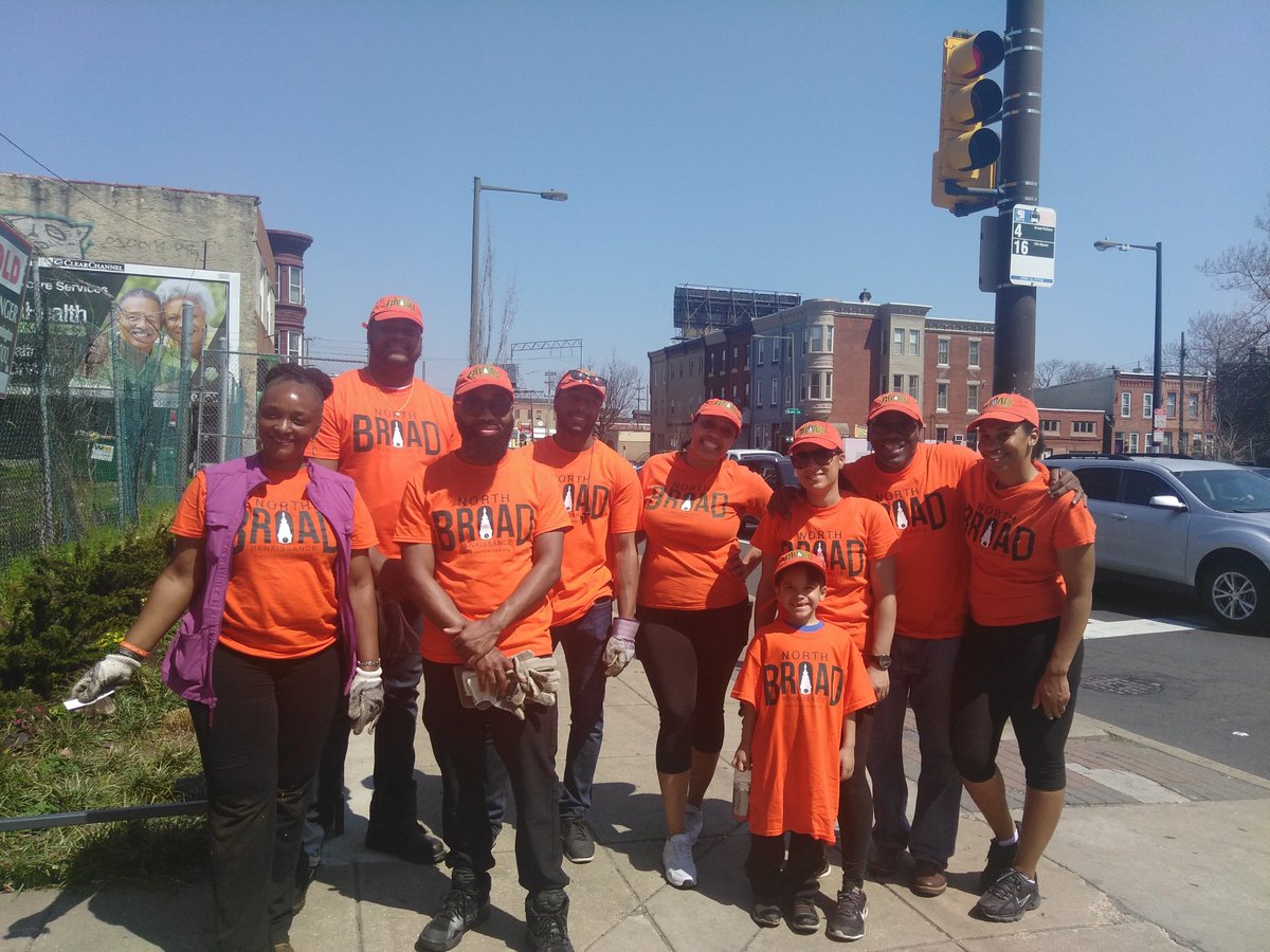 tinamariellc1's tweet photo. @ThinkBroad_ North Broad Renaissance Team caught in the act of doing what they do best! On Sat "City Wide Cleanup" by North Central Phila CDC-RCO https://t.co/MQZ7BHd1Sm