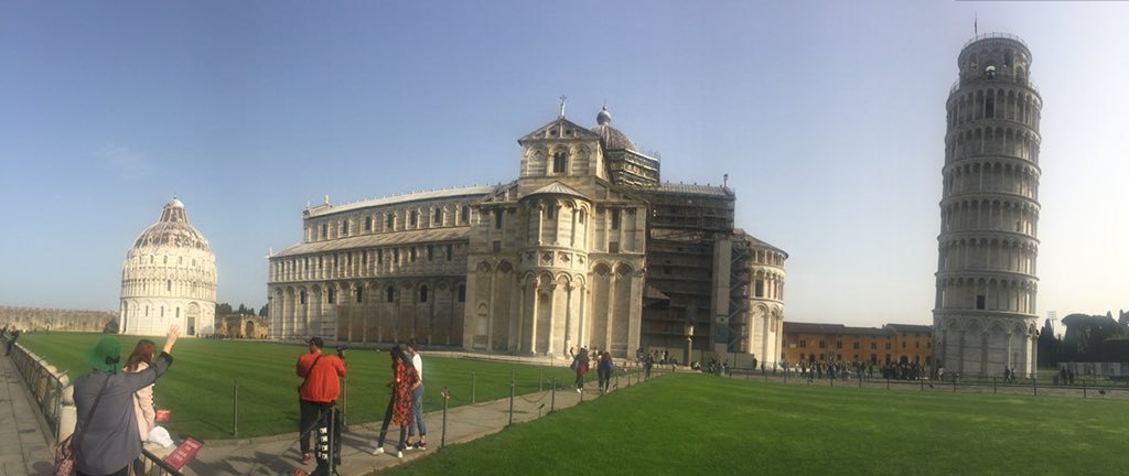 GladiatorTiiw's tweet photo. C’est le J-1 celui qu’on retient.
Aujourd’hui nous avons visité Pise sous le ciel ensoleillé ! #RomaJC18 https://t.co/h9Yom64LSt