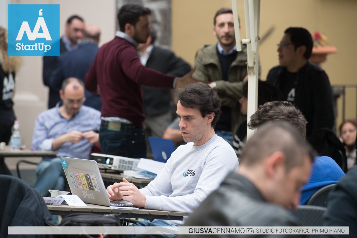 NAStartUp's tweet photo. TAGGATEVI TUTTI
Qui il #Photo #Reportage di @giusva_cennamo su #NAStartUpDay 042
https://t.co/xSwG3oMc2x
#startupinterrazza https://t.co/RYeLyK33Eh