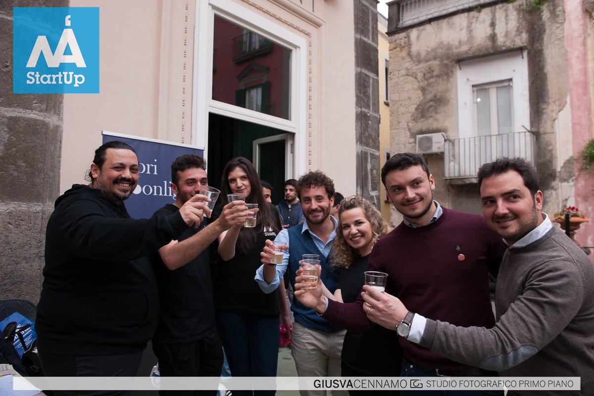NAStartUp's tweet photo. TAGGATEVI TUTTI
Qui il #Photo #Reportage di @giusva_cennamo su #NAStartUpDay 042
https://t.co/xSwG3oMc2x
#startupinterrazza https://t.co/RYeLyK33Eh