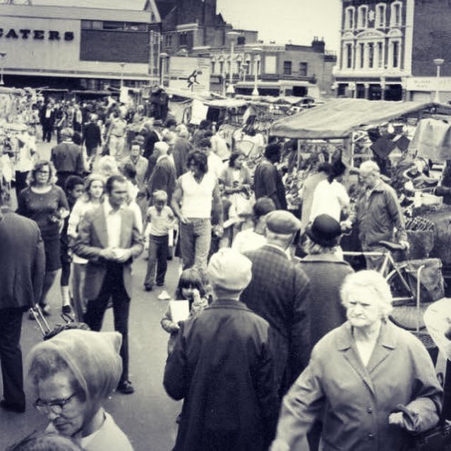 zzetta_pizza's tweet photo. zzetta_pizzaHistorical Rathbone Market in 60s & 70s. The home of Soul Fired Pizza @zzetta_pizza is opening soon in the new Rathbone Market with the spirit of Rathbone Market.
#rathbonemarket #soulfiredpizza https://t.co/6rpdCV6tPo