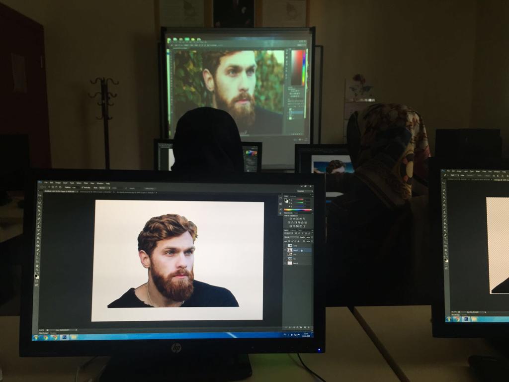 Bu yıl ikincisini düzenlemiş olduğumuz Medya İletişim Okulu derslerimiz alanında uzman hocalarımızın eşliğinde İstanbul ve Ankara'da devam ediyor.