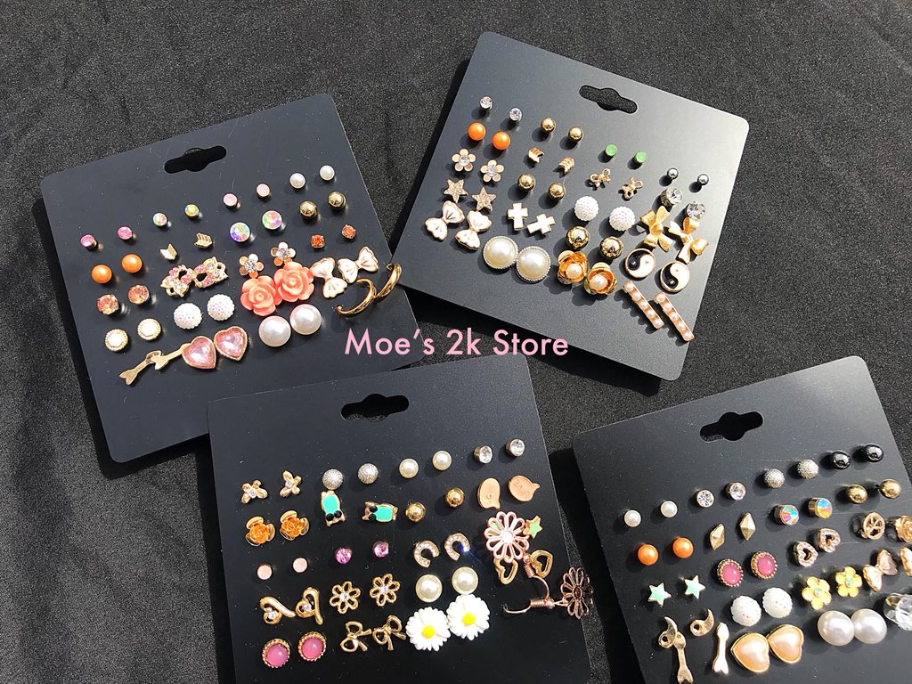 lisalobun's tweet photo. In other news, these beautiful stud sets are available at N1700 per set. Don’t let anything stop you from looking peng sis .
.
.
.
.
#moes2kstore #affordablestores #fashionjewelry #earrings #jewelry #bling #fashionista #trendy #accessories #the2kstore #studs #studset https://t.co/CMRy5gMnW8