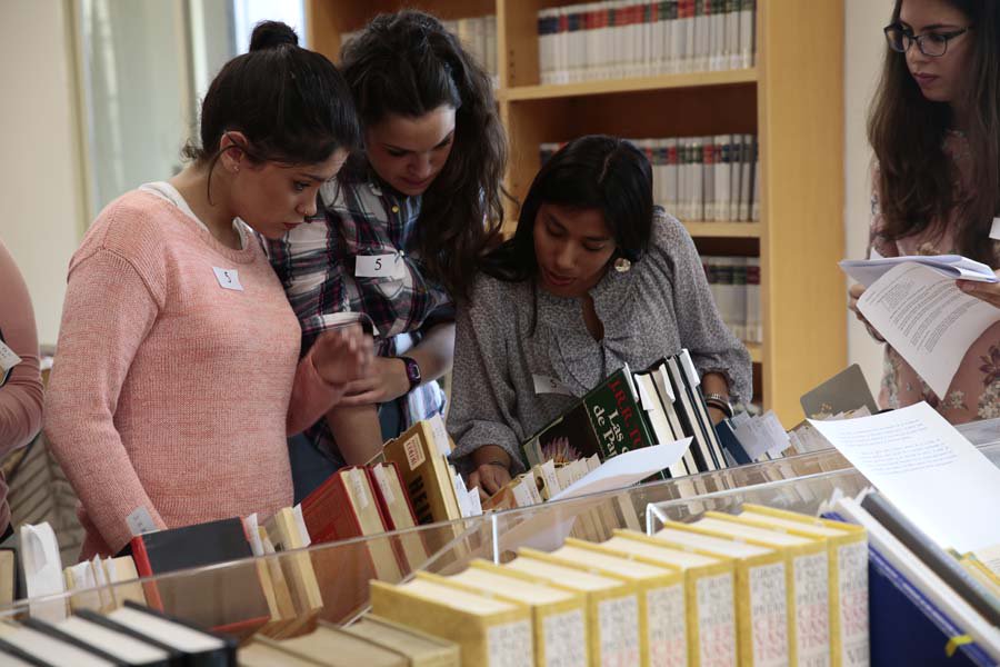 _lavozdecordoba's tweet photo. Éstas son las actividades por el Día del Libro de la Biblioteca Diocesana https://t.co/9QjUpaERD3 #DiaDelLibro2018 #DiaDelLibro https://t.co/nUUMdUFvjd