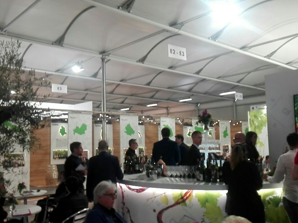 BioSpremi's tweet photo. E #Vinitaly2018 sia!
#BioSpremi e il sistema innovativo di estrazione olearia dalla #Sicilia
Venite a trovarci al padiglione D - F3/F4 in @Confagricoltura e #OpConfoliva https://t.co/2hCmGF5QTJ