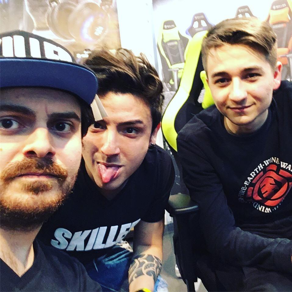 SharkoonNews's tweet photo. Our friends Ratorix, SaddyTech and Starsky QQ were also at the AFK Store/Sharkoon stand showing their support.
Youtube: Starsky QQ
Youtube: SaddyTech
Youtube: Global Scream – Ratorix
Instagram@ratorix
#Sharkoon #afkstore #Romics #ratorix #saddytech #starskyqq https://t.co/BZ2ICjqJfz
