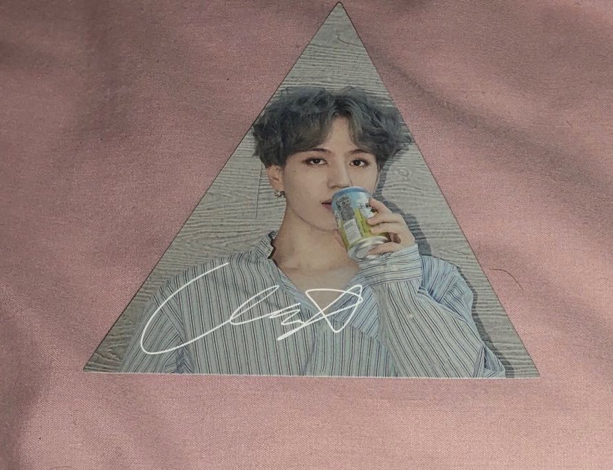 WTT: GOT7 7for7 Present Edition 

Have: Yugyeom Present Edition triangle 
Want: Mark Present Edition triangle 

From: USA
WW: maybe Canada otherwise no

#GOT7 #got7photocardtrade