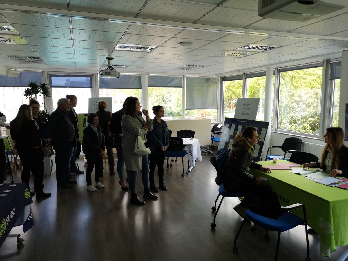 LucBury's tweet photo. Première édition du forum de l #apprentissage de @suezFR sur son site de @Montgeron91 en collaboration avec ses partenaires de l #insertion @les_compagnons @FacDesMetiers91 @UnivEvry @ViTaCiTeML #CfaEve et bien d'autres ! #alternance #jeune #Essonne https://t.co/w4uNLa9nCE